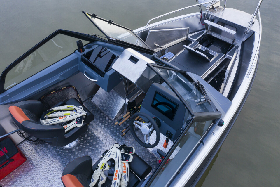 PAKKELØSNING: Bestiller du fiskepakke til Buster XL eller XXL, får du mange spesialinnretninger for sportsfiske, uten at det ødelegger de normale bruksegenskapene.