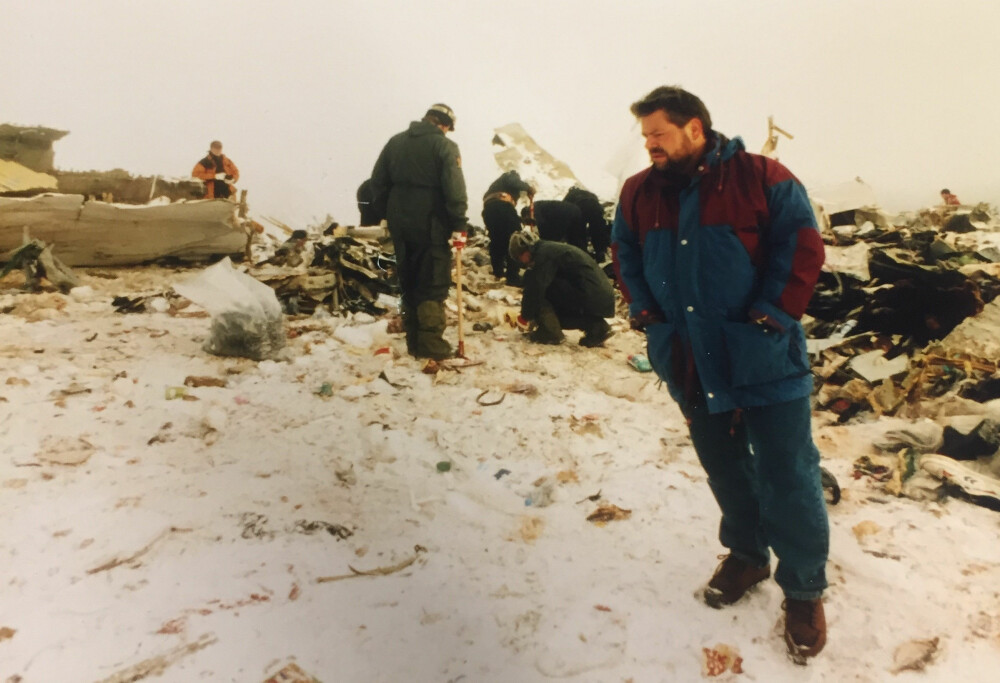 <b>STERKE INNTRYKK:</b> Vi Menns reporter Tore Ulabrand Johansen jobbet for VG, og ble sendt for å dekke Norges­historiens største flyulykke i 1996.