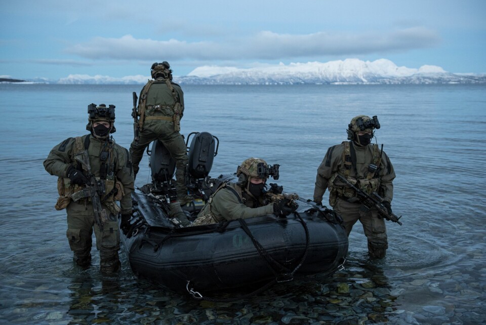 STEALTH: Ved operasjoner i okkupert område er gummibåten det foretrukne verktøyet for å ta seg uoppdaget inn den siste kilometeren fra stridsbåten.