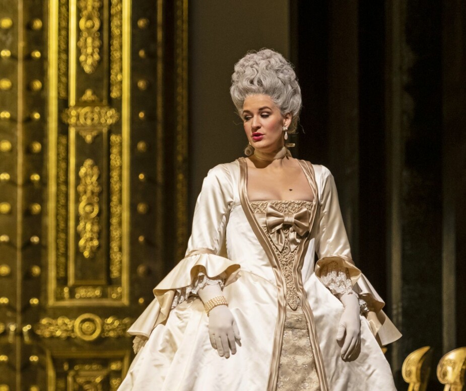 <b>NORGES NYE STJERNE: </b>Her er Lise Davidsen 26. november i fjor, på de siste kostymeprøvene før sesongpremieren på The Queen of Spades på Metropolian Opera i New York. Rollen som Lisa var Lises debut på verdensscenen i New York.