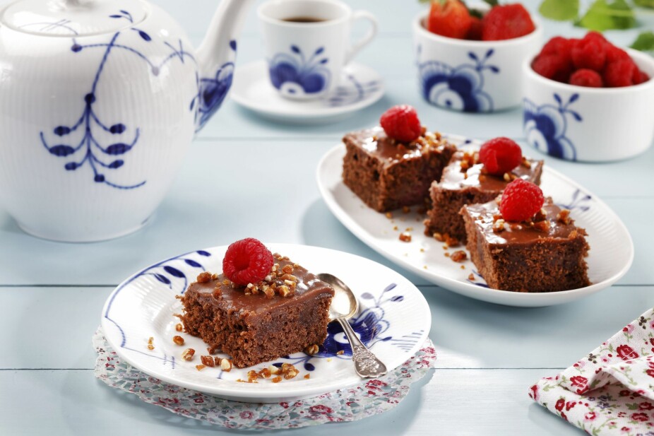 FIRKLØVERKAKE: Ann Kristin Robertsen ønsket seg sjokoladekake og foreslo denne oppskriften.