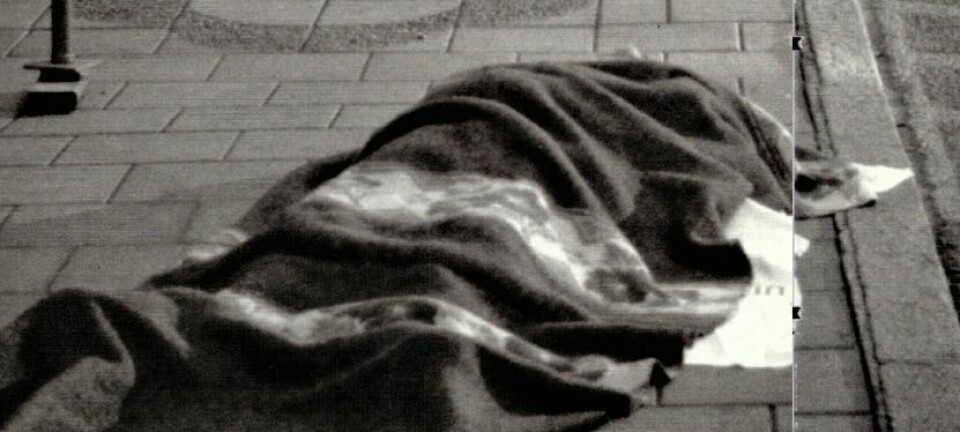 På soverommet henger brudekjolen klar. Det unge paret skal snart gifte seg. Så skjer det ufattelige