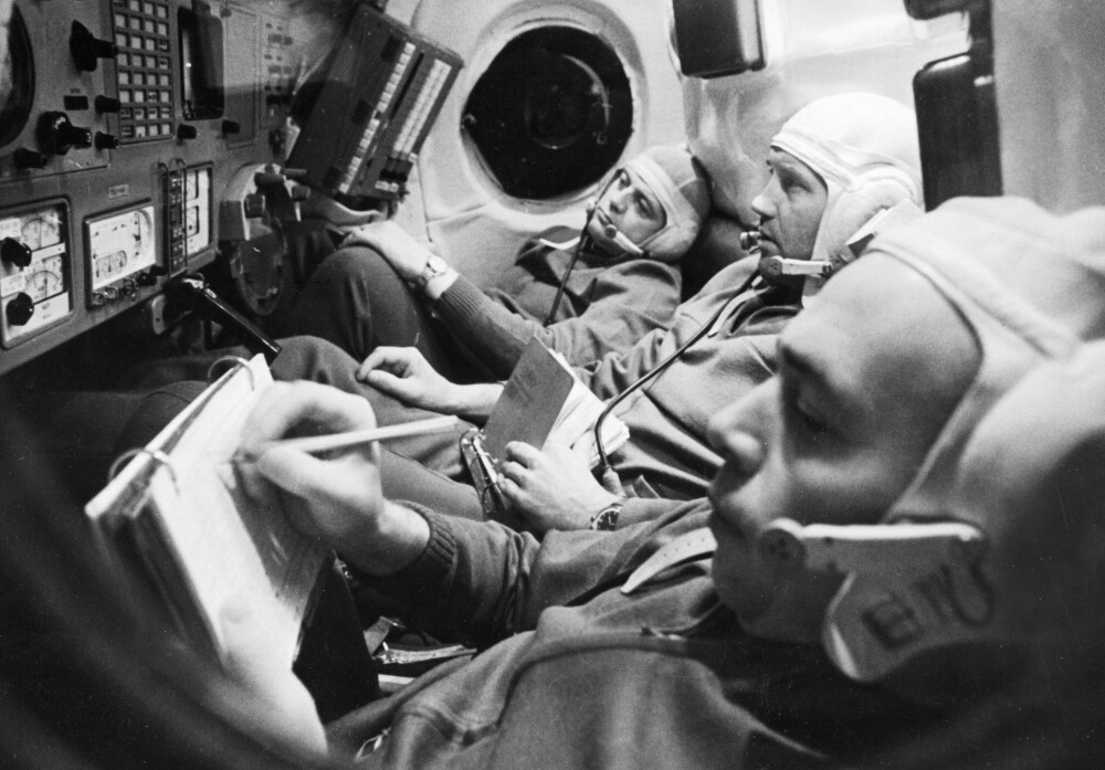 <b>KOM ALDRI HJEM:</b> Vladislav Volkov, fartøysjef Georgi Dobrovolski og Viktor Patsayev (nærmest) døde under hjemreisen fra en sovjetisk romstasjon i 1971. Den dyrekjøpte lærdommen ble at astronauter må ha på romdrakter under de kritiske fasene av en ferd.