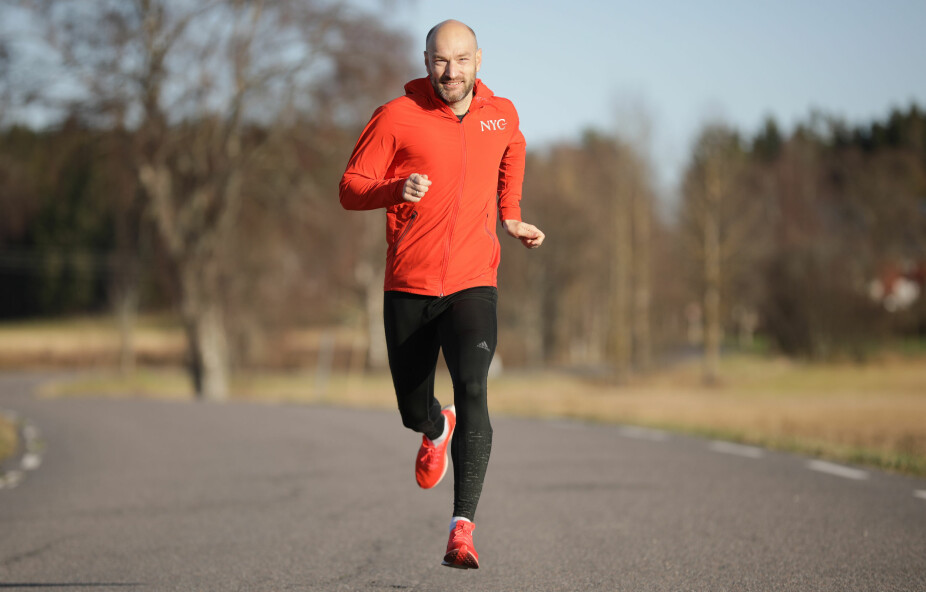 EGENTID: Jann Post tar joggeskoene fatt hver eneste dag. Det hjelper både psykisk og fysisk, mener NRKs profilerte sportskommentator.