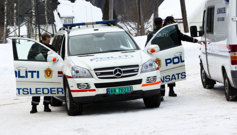 STOR AKSJON: Politiet i Asker og Bærum søker etter kidnappede Faiza Ashraf i området rundt Dikemark hvor siste livstegn fra jentas mobil var observert. 15. februar 2010.