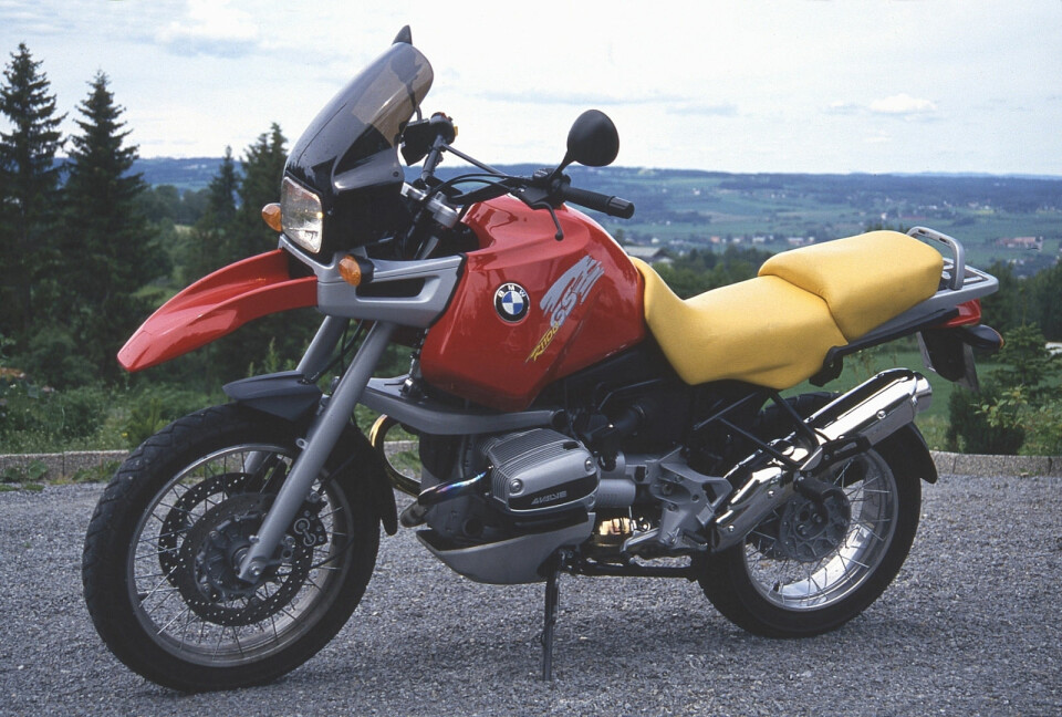GRUNNLAGET: I 1994 kom tyskerne med en helt ny GS. Med innovativ teknologi og oppsiktsvekkende estetikk, vakte R 1100 GS voldsom oppsikt. Mange syntes den var sær, men «alle» ville ha den. Den la grunnlaget for adventure-boomen.