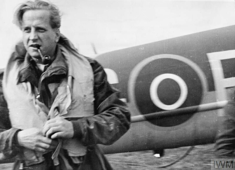 HELTENS SISTE TOKT: Toktets leder, den tungt dekorerte helten kaptein P.C. Pickard. Han ble skutt ned og omkom.