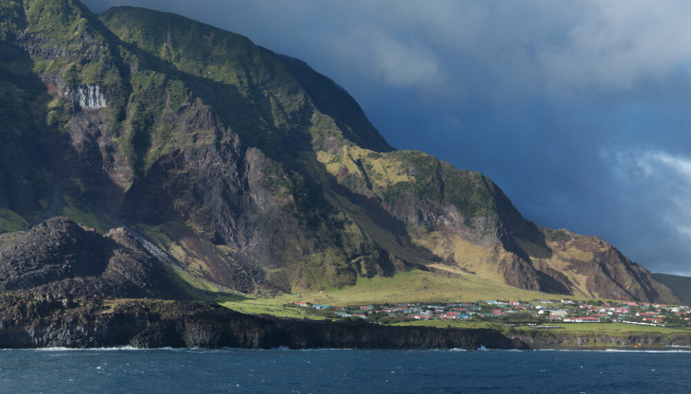 VÆRHARDT: Store bølger og uforutsigbart vær gjør at fiskesesongen er kort på Tristan da Cunha.