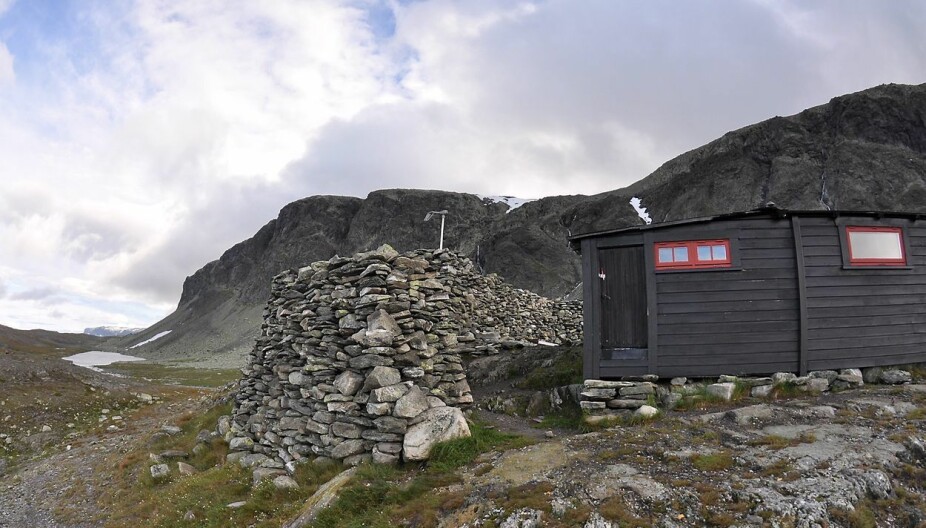 TVERGASTEIN: Norges mest berømte hytte er en enkel plankebygning som ligger 1505 meter over havet, ved foten av Hallingskarvet. Bildet er fra 2011.