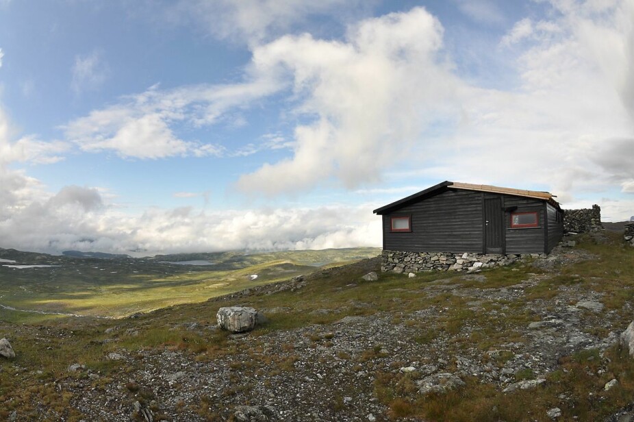 FRITT OG LUFTIG: Fra Tvergastein har man fantastisk utsyn over Hardangervidda.
