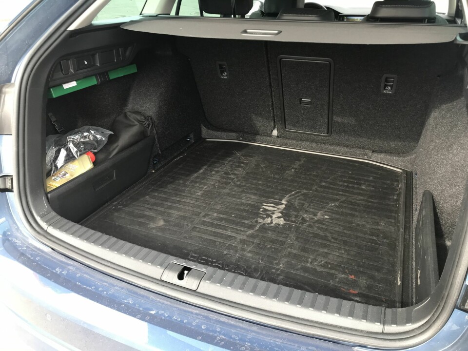 ROMSLIG: Digert bagasjerom er blant Octavia ypperste kvaliteter. Elektrisk bakluke er tilgjengelig for første gang
