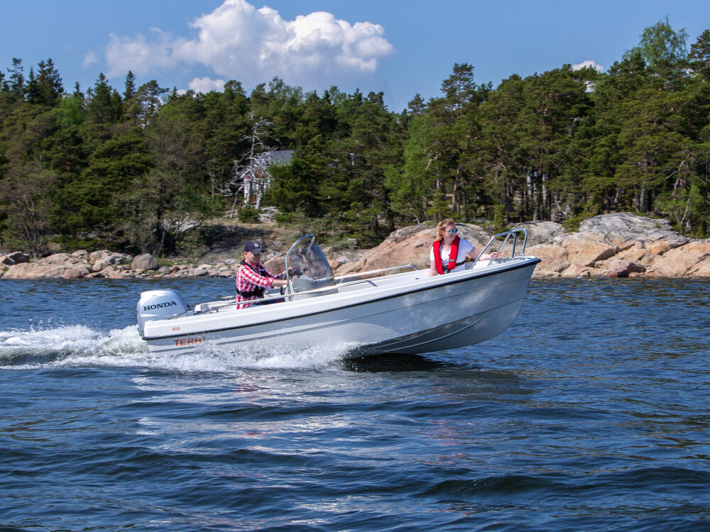 <b>RIMELIG:</b> En konsollbåt med førerplass på akterbenken kan være et godt og billig båtkjøp. 