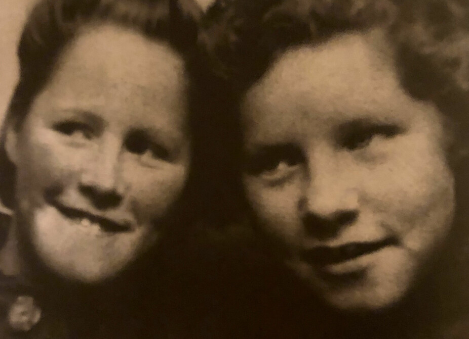 <b>TVILLINGER:</b> De to unge jentene Agnes Marie og Aslaug Sofie Antonsen vokste opp bare et par steinkast fra der de mistet livet.