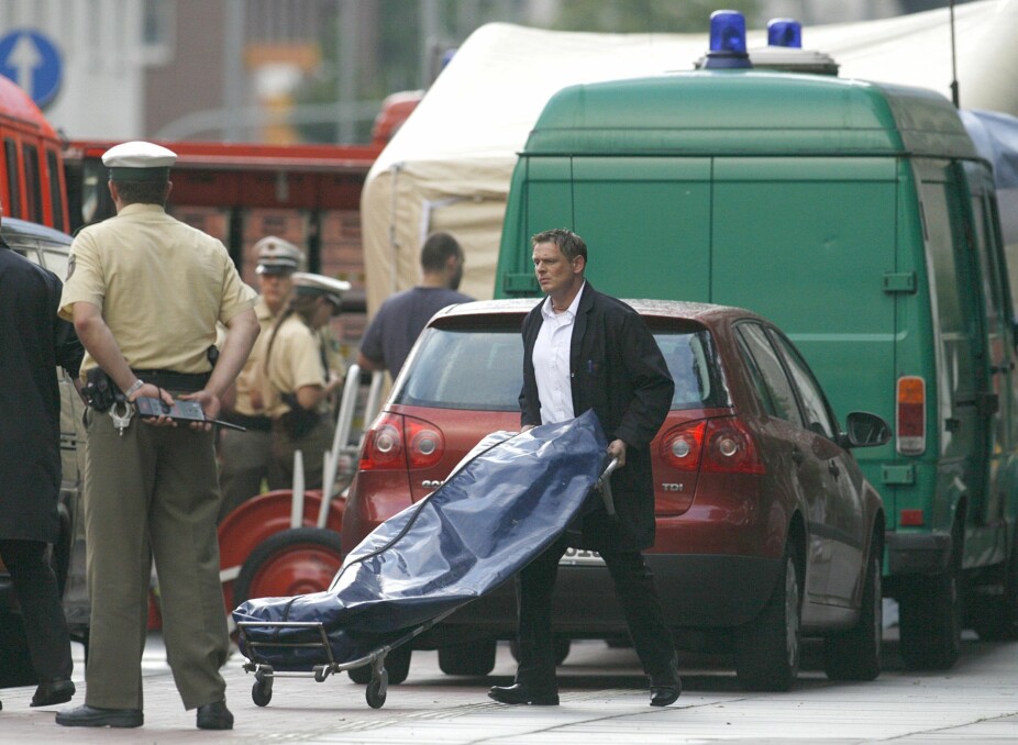 MASSAKRE: I 2007 ble seks italienske klanmedlemmer i alderen 16 til 39 år skutt og drept utenfor restauranten De Bruno i Duisburg.