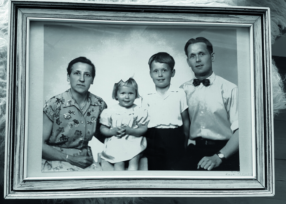 <b>HELE FAMILIEN:</b> Anne Marie med ektemannen Ingvald og barna Åsbjørg og Gudmund. 