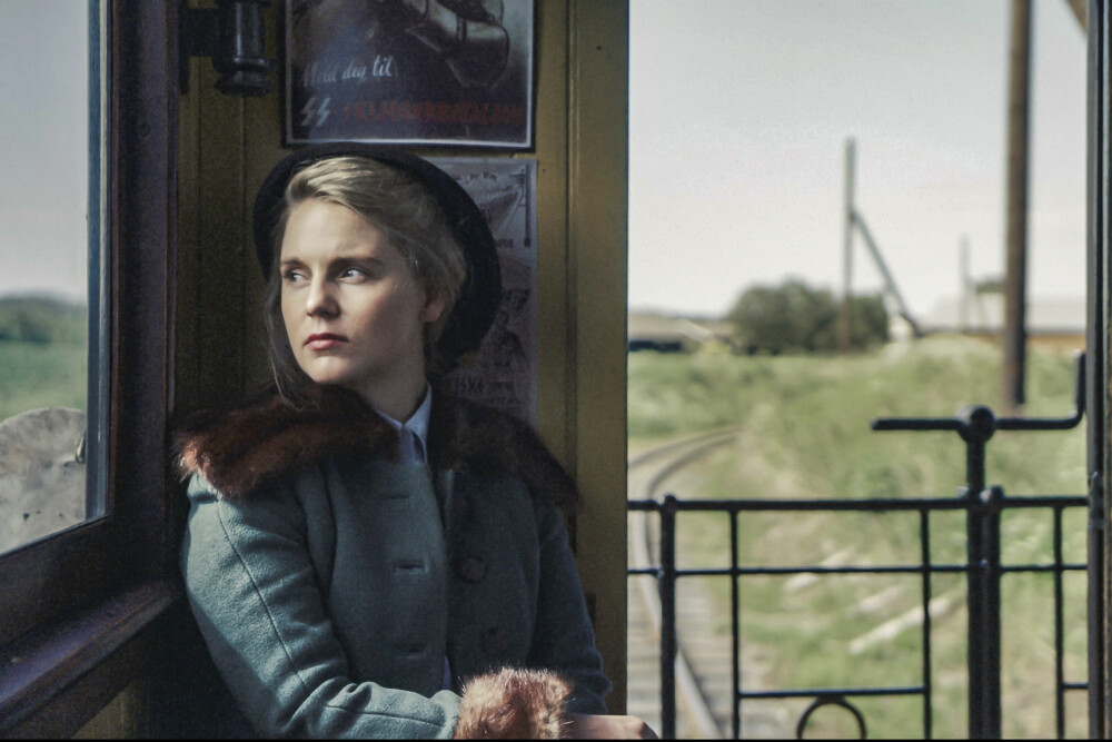 <b>AGENT LIV:</b> Liv og venninnene smuglet blant annet radioapparater og falske papirer på toget som var stappfulle av tyske soldater. Bildet er fra filmen Nordlands Jeanne d'Arc, som viser Julie Christensen Valla i rollen som Liv Grannes. 