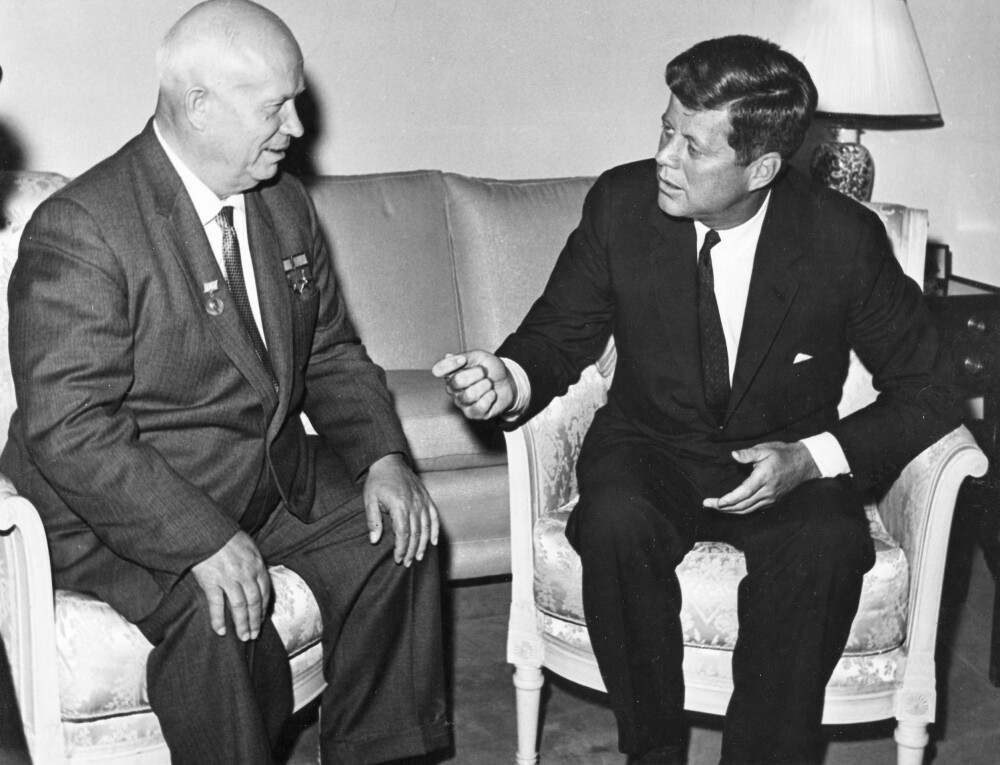 <b>PÅVIRKET:</b> John F Kennedy skal ha inntatt sin daglige cocktail av stimuli før møtet med den russiske lederen Nikita Khrusjtsjov.