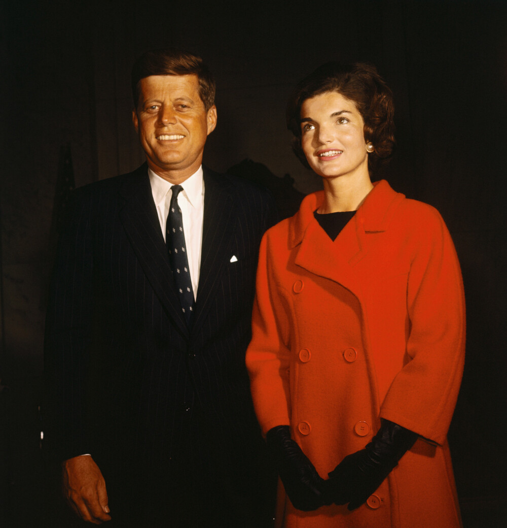 <b>BLID OG FORNØYD:</b> Både JFK og kona Jackie fikk «behandling» av Dr. Feelgood. 