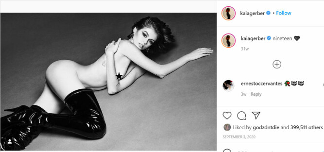 <b>UTEN EN TRÅD:</b> Modeller har ikke alltid så mye klær på seg, slik denne Instagram-posten viser. 