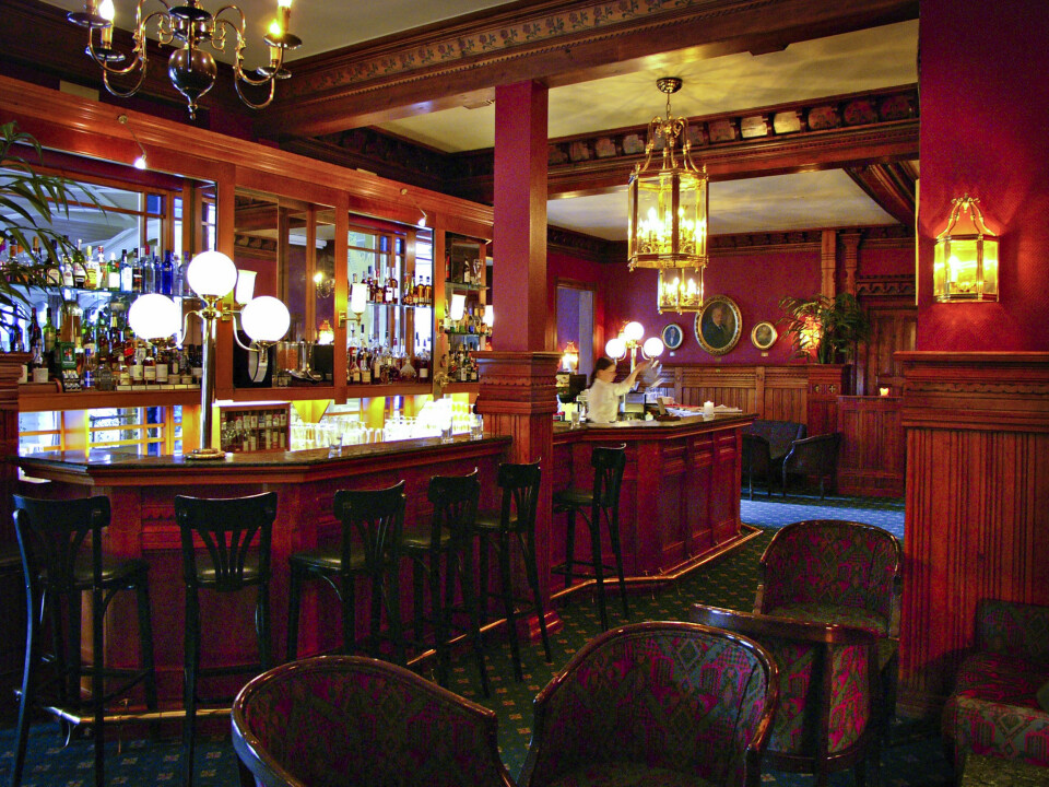 FREDRIK'S BAR: Baren på hotellet er oppkalt etter grunnleggeren, Fredrik Fleischer, som drev hotellet sammen med sin kone Magdalene.