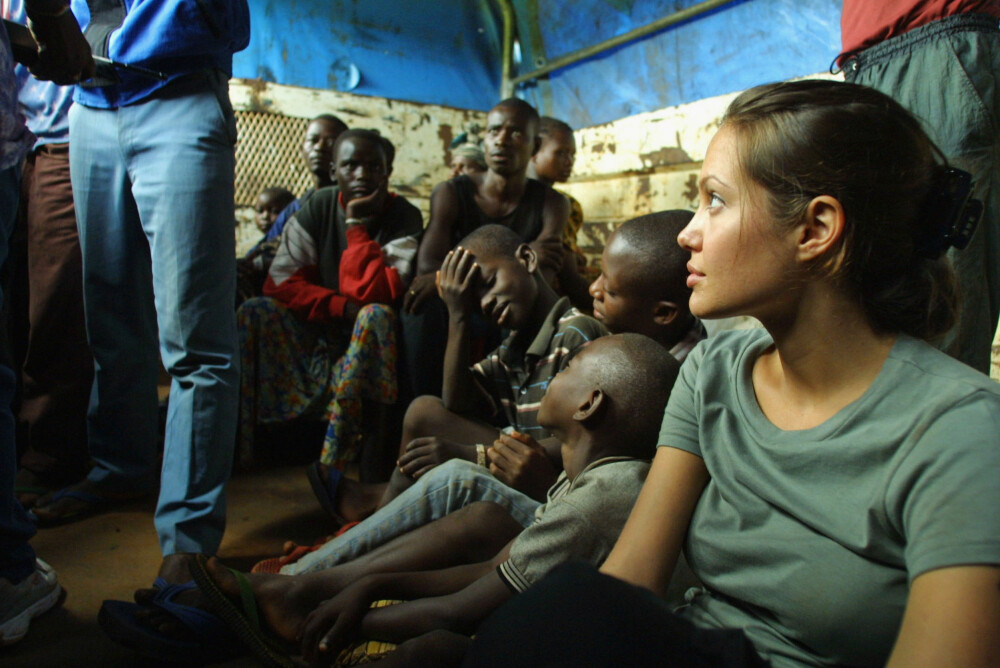 <b>ENGASJERT:</b> Angelina i Tanzania i 2003.