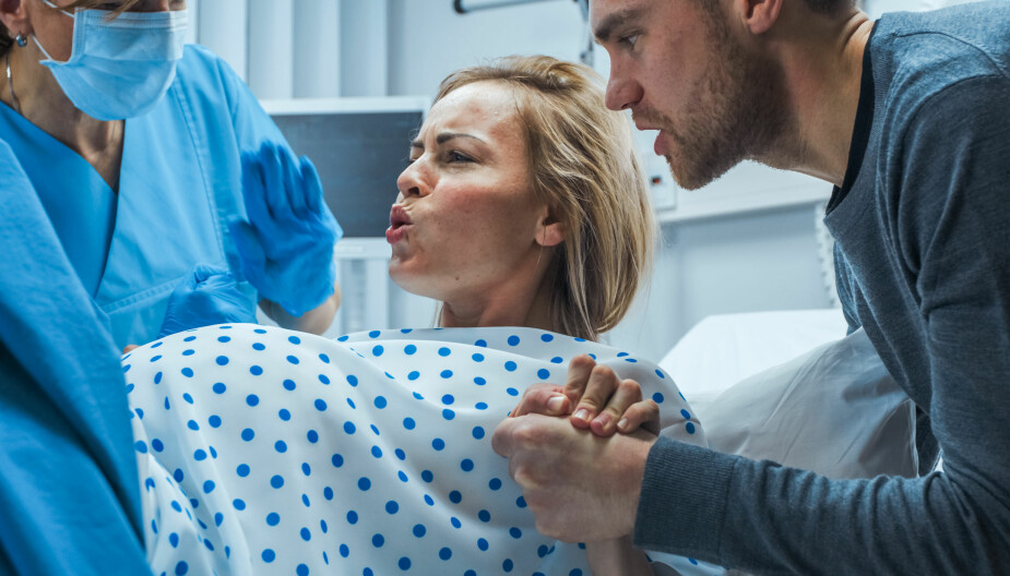 SMERTELINDRING: Det finnes en rekke måter å dempe smertene under en fødsel på. Spør på sykehuset der du skal føde.