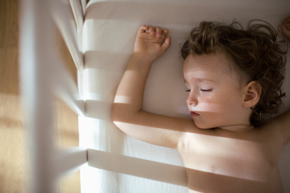 GOD GJENNOMLUFTING: Den ideelle temperaturen for rommet der barnet sover er 20 grader, ifølge ekspert.