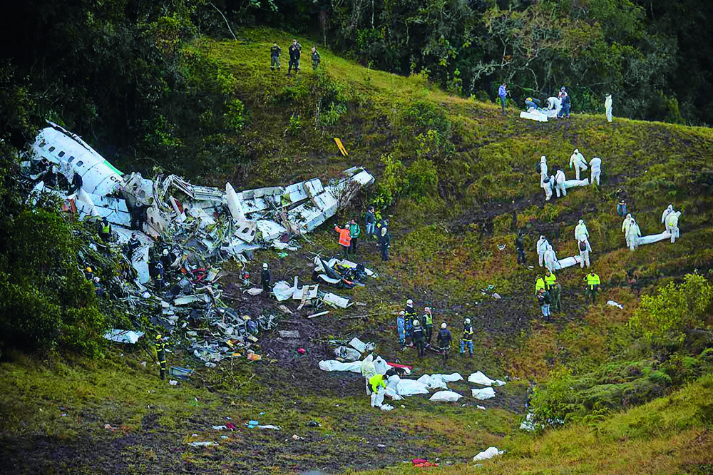 <b>MIRAKEL:</b> Erwin Tumiri ble intervjuet som én av seks overlevende da LaMia Airlines-flyet med et fotballag om bord styrtet i Colombia. Han er en rutinert overlever.