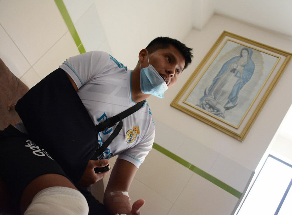 NYOPERERT: Erwin måtte operere senen i høyre kne, hadde smerter i foten, ryggen, og et brudd i høyre skulderblad etterbussulykken i mars.