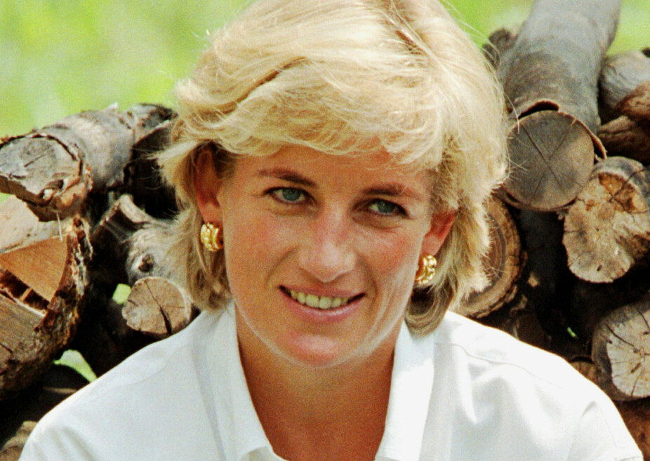 <b>I BOSNIA: </b>Ett av de siste bildene av prinsesse Diana på jobb ble tatt i august 1997. Da støttet hun ofre for landminer. Diana ville fylt 60 år 1. juli 2021.