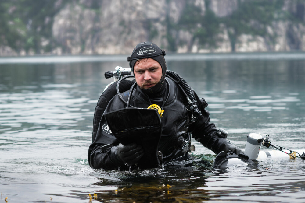 <b>MARIN­BIOLOG:</b> Fredrik Myhre (40) ble inspirert av Rodney Fox til å bli marinbiolog.