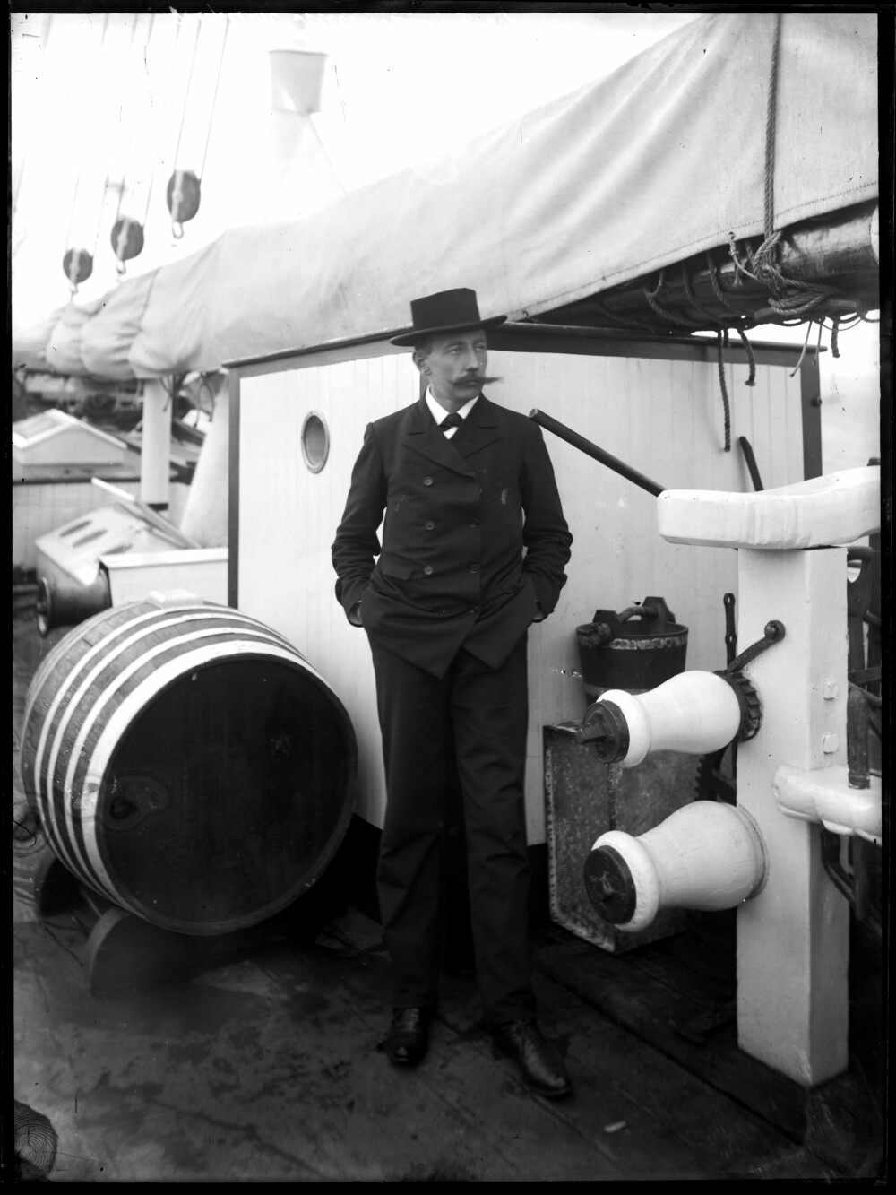<b>BERØMT TOSPANN:</b> Roald Amundsen om bord på Gjøa. Sammen overvant de Nordvestpassasjen. 