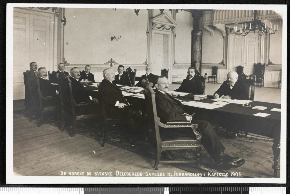 <b>I FULL OPPLØSNING:</b> Delegater fra Norge og Sverige samlet i Karlstad i 1905 for å forhandle frem en avtale. Forut for dette var landene på randen av krig.