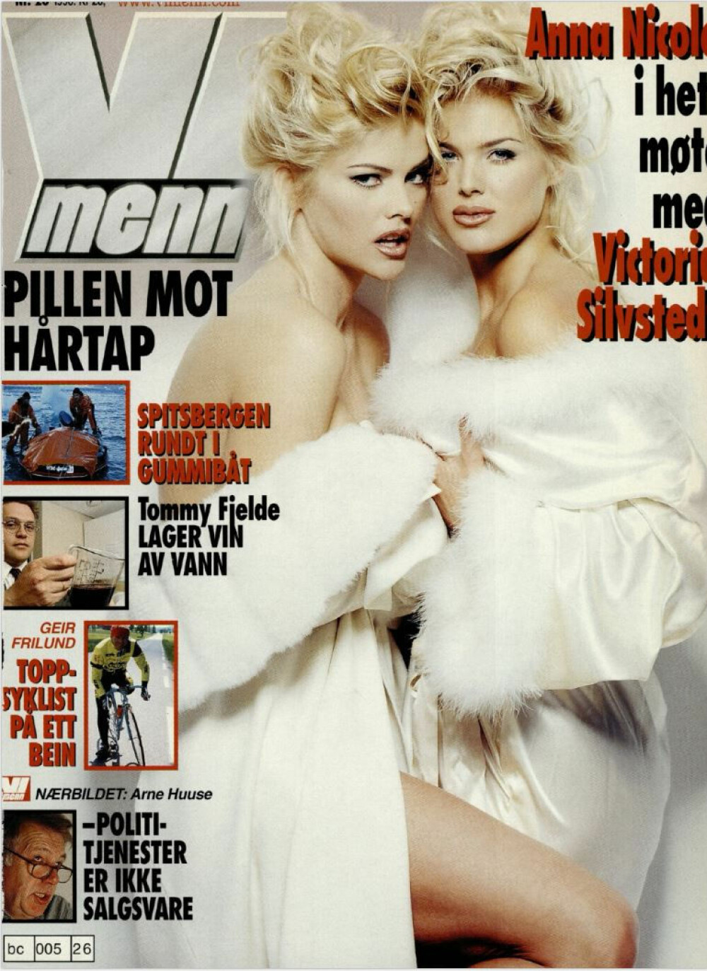 <b>BLOND OG BLONDERE:</b> Anna Nicole og Victoria Silvstedt var populære på 1990-tallet.