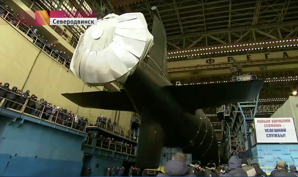 <b>DIMENSJONER:</b> Det er store dimensjoner på den atomdrevne, russiske angrepsubåten. Her fra dåpsseremonien.