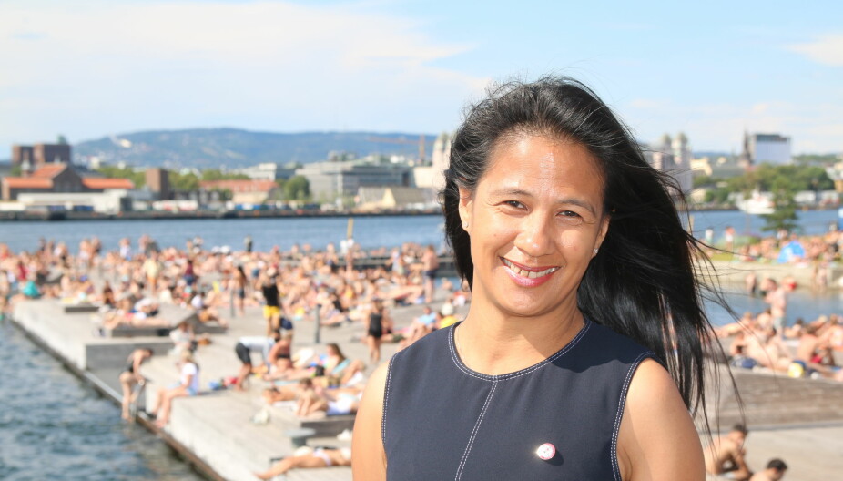 SVØMMING UTE: Claire Ann Alfonso, president i Norges Livredningsselskap, mener svømmekunnskaper ute er like viktig som svømmekunnskaper inne. Hun understreker at det er store forskjeller på å svømme ute, enn å svømme inne..