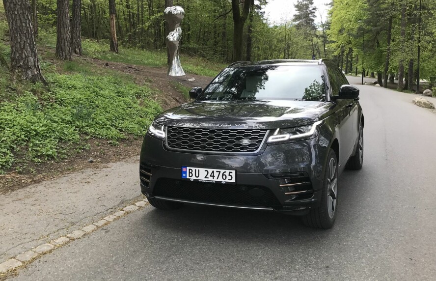 SKULPTUR: Vakker? Det synes i hvert fall juryen i World Car Awards som tildelte Range Rover Velar prisen World Car Design of the Year i 2018, da den konkurrerte med Volvo XC60 og Lexus LC 500 om den gjeveste prisen.
