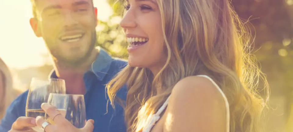 Her er 10 tegn som avslører at en mann flørter