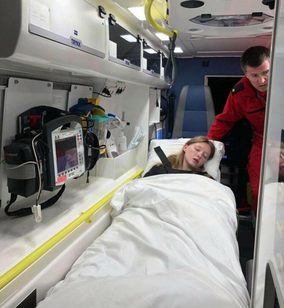 SYKEHUS OG AMBULANSE: I løpet av de tre årene Emma har vært syk har sykehusbesøk, og det å bli hentet av ambulanse blitt mer eller mindre vanlig.