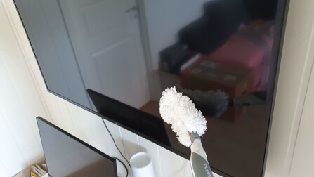 Light Dust Hold: The TV screen is always full of dust. DustPal gently removes this dust. Light Dust Hold: The TV screen is always full of dust. DustPal gently removes this dust.