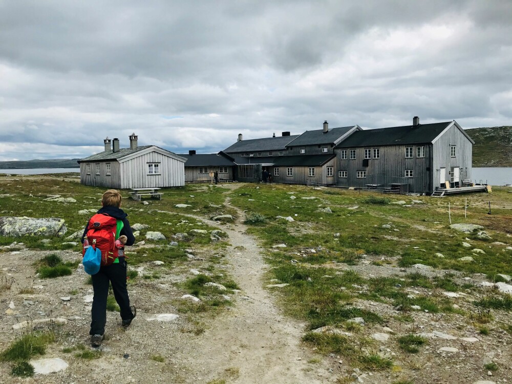 <b>TIDLIG UTE:</b> Krækkja var den første DNT-hytta på Hardanger­vidda da den ble åpnet i 1879. Ingen besøkte den beskjedne hytta det første året. Da er det andre boller nå.