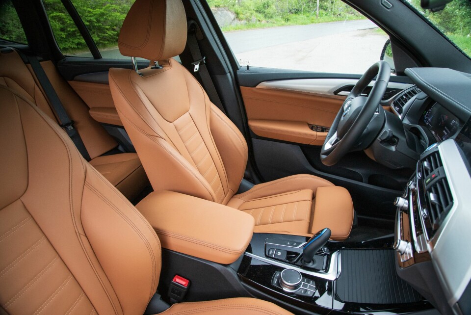 STÅR TIL 6: Sportsseter er noe BMW kan. Disse er både behagelige og gir all den støtte du ønsker deg.