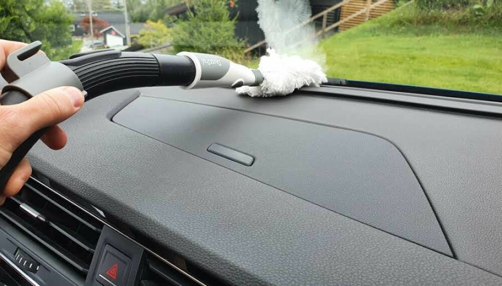 Reach Unknown Places: The flat nozzle allows you to finally get to where you weren't before, when you're cleaning the car, for example. Reach Unknown Places: The flat nozzle allows you to finally get to where you weren't before, when you're cleaning the car, for example.