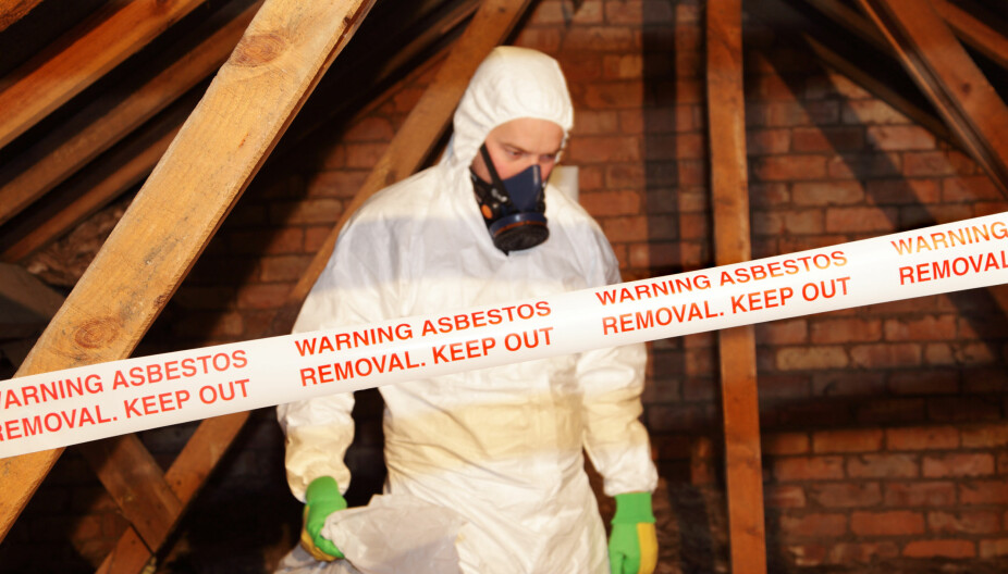 BØR FJERNES AV FAGFOLK: materialer med asbest bør håndteres av firmaer med spesialkompetanse