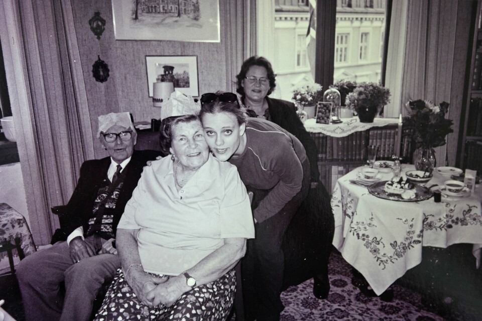 FINE BESTEFORELDRE: Henriette hadde et nært forhold til besteforeldrene på begge sider. Familien var samlet i Oslo og møttes jevnlig. De byttet på å feire jul hos morens og farens foreldre.