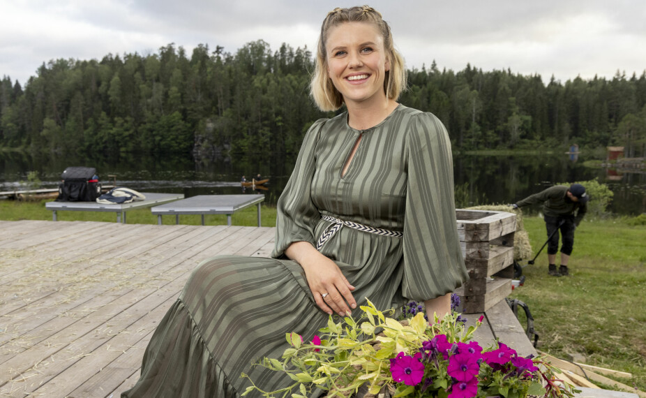VELKOMMEN TIL GÅRDEN: Tiril gleder seg til premieren på «Farmen kjendis» til høsten. Da kan hun ønske seerne velkommen til Bøensætre gård i Aremark.