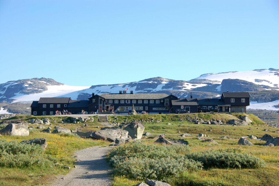 POPULÆR TUR: Turen mellom Finsehytta (bildet) og Geiterygghytta er populær. Når du kommer frem til Klemsbu kan det være verdt å ta en avstikker til toppunktet Sankt Pål, 1695 meter over havet, et av de høyeste punktene lengst vest på Hallingskarvet.