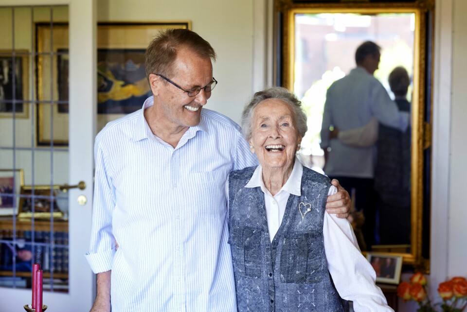 NÆRT FORHOLD: Yngstesønnen Grim (72) ringer moren hver morgen, for å høre at alt er bra og at hun er i gang med dagen. Det blir en halvtimes prat, gjerne med både latter og gråt.