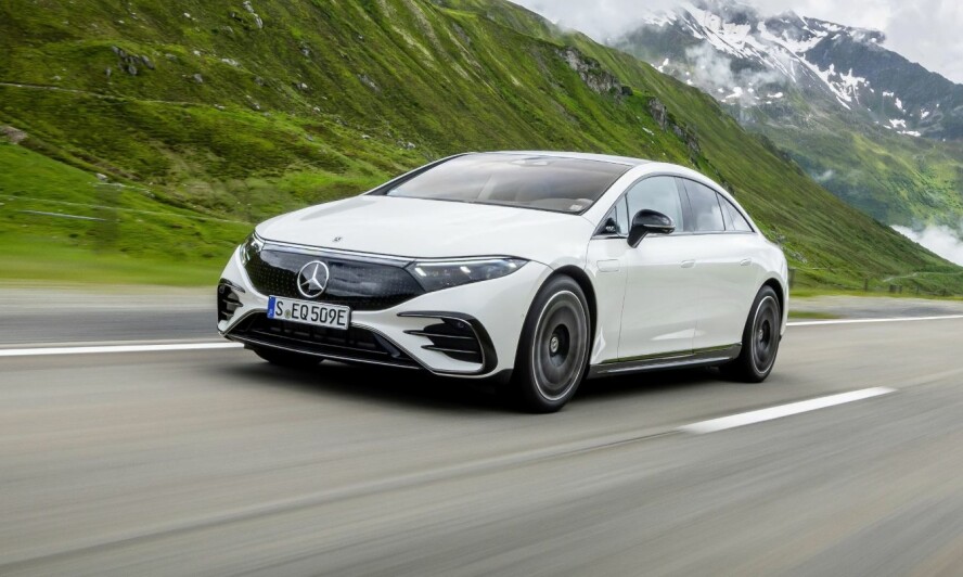 EQS: Stor (5,2 meter), fremoverlent og med veldig lav cW-verdi: 0,20 med 19-tommers felger.