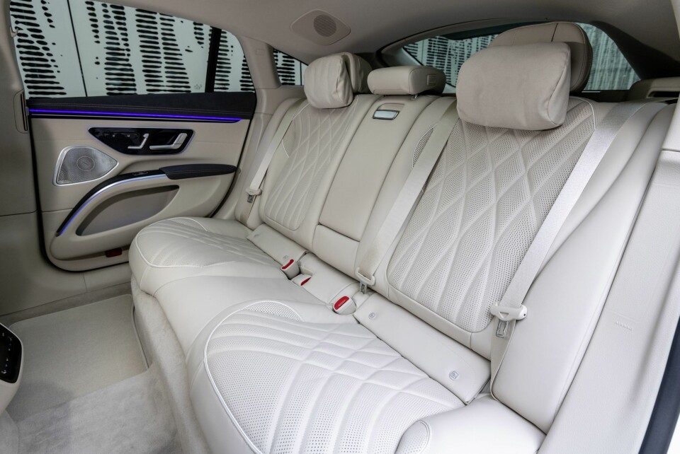 BAKSETER: Det kommer en Maybach-versjon med separate lounge-seter.